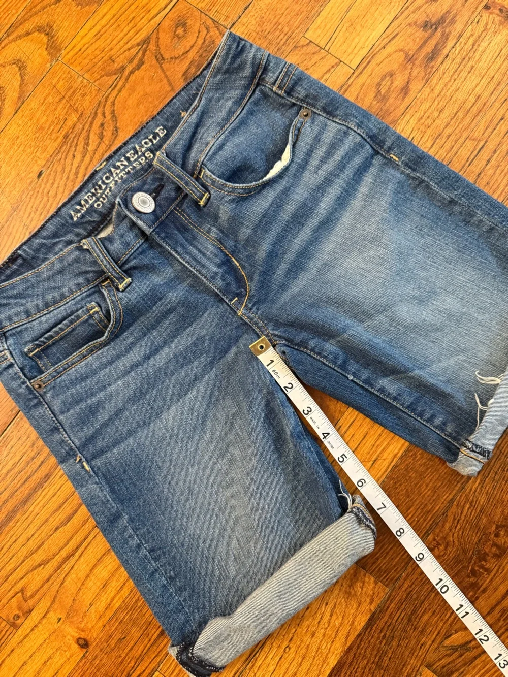American Eagle Low Rise Bermuda Denim Shorts Cuffed Stretch Medium Wash Size S